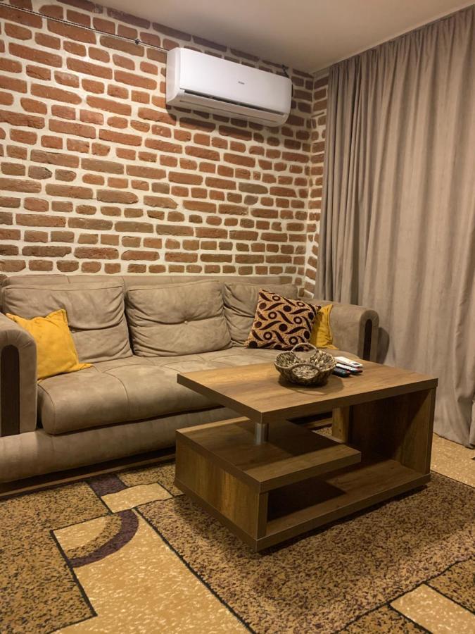 12 Maksim Gorki Street Apartment Tbilisi Ngoại thất bức ảnh